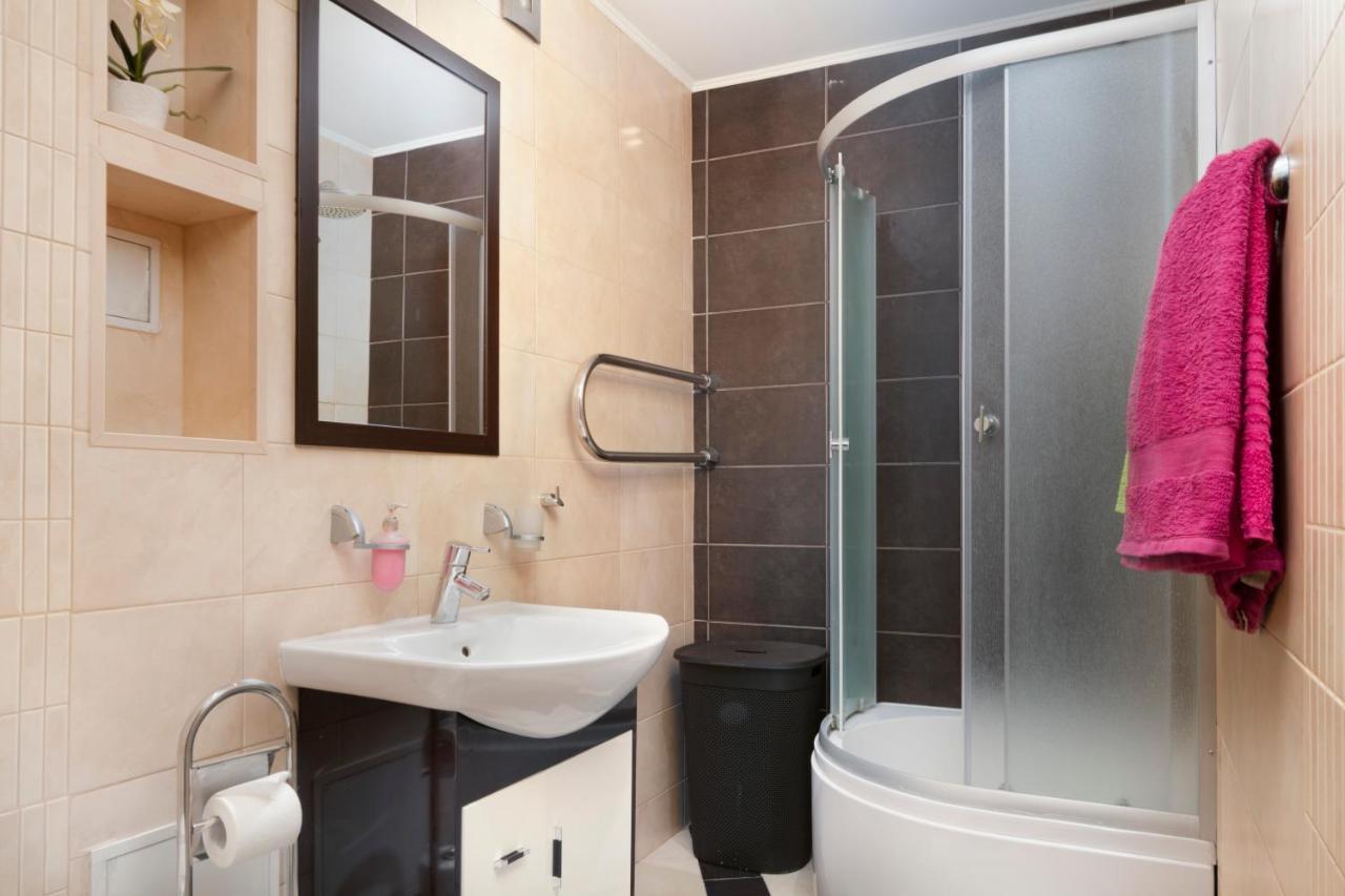 Alex Junior Apartment Рига Экстерьер фото